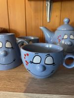 Teeservice Keramik blau mit Gesicht Dekoration gebraucht