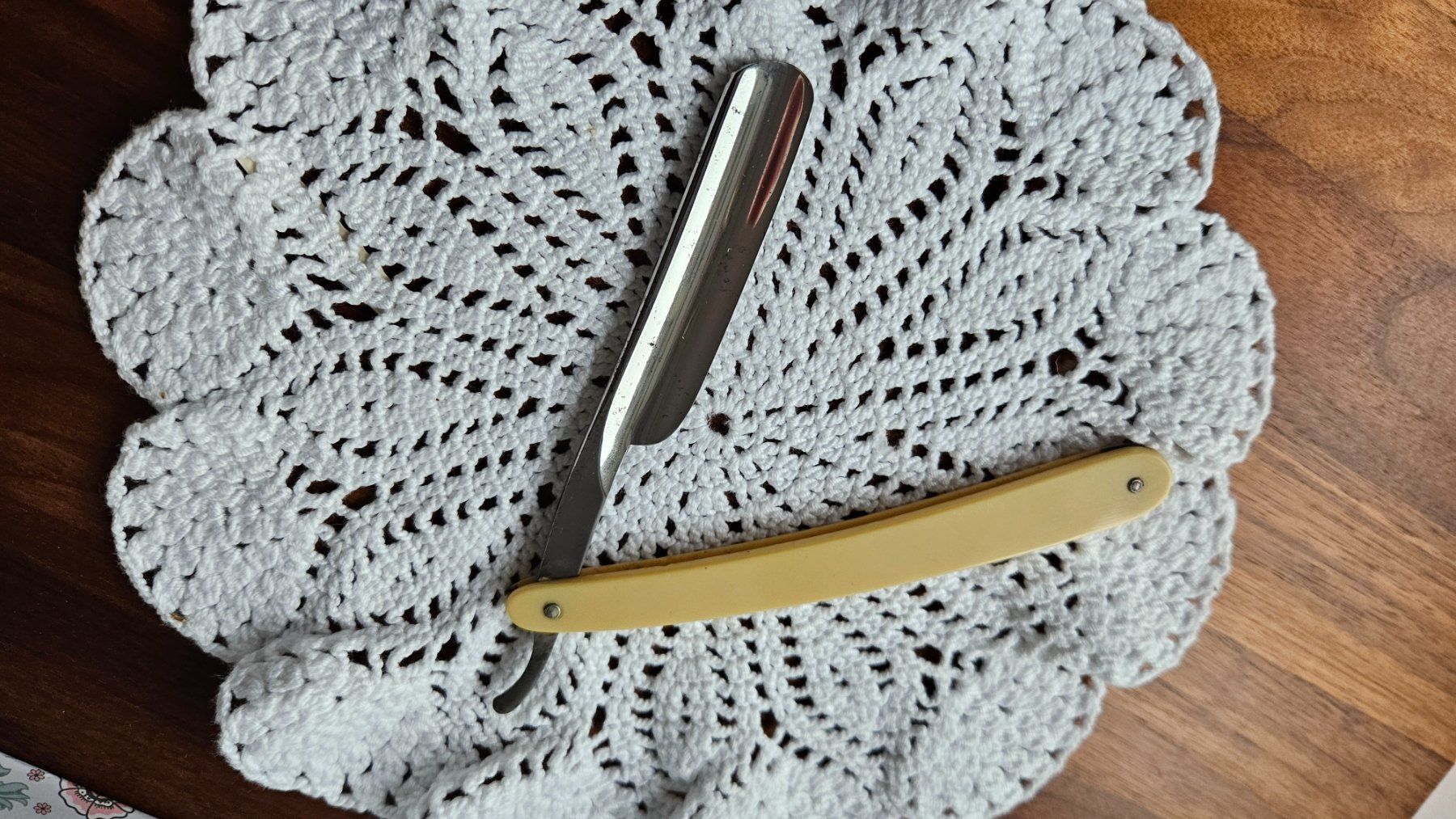 Rasoi & Lamette da barba: Antikes Rasiermesser mit Etui – Usato da Untervaz venduto da FullFlap777 5