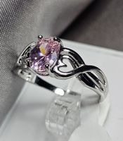 Sehr schöner Ring mit rosa Zirkonia, Gr. 8