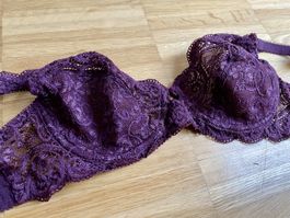 Triump Intricate Lace Underwire Bra Size 70 Cup B -2
