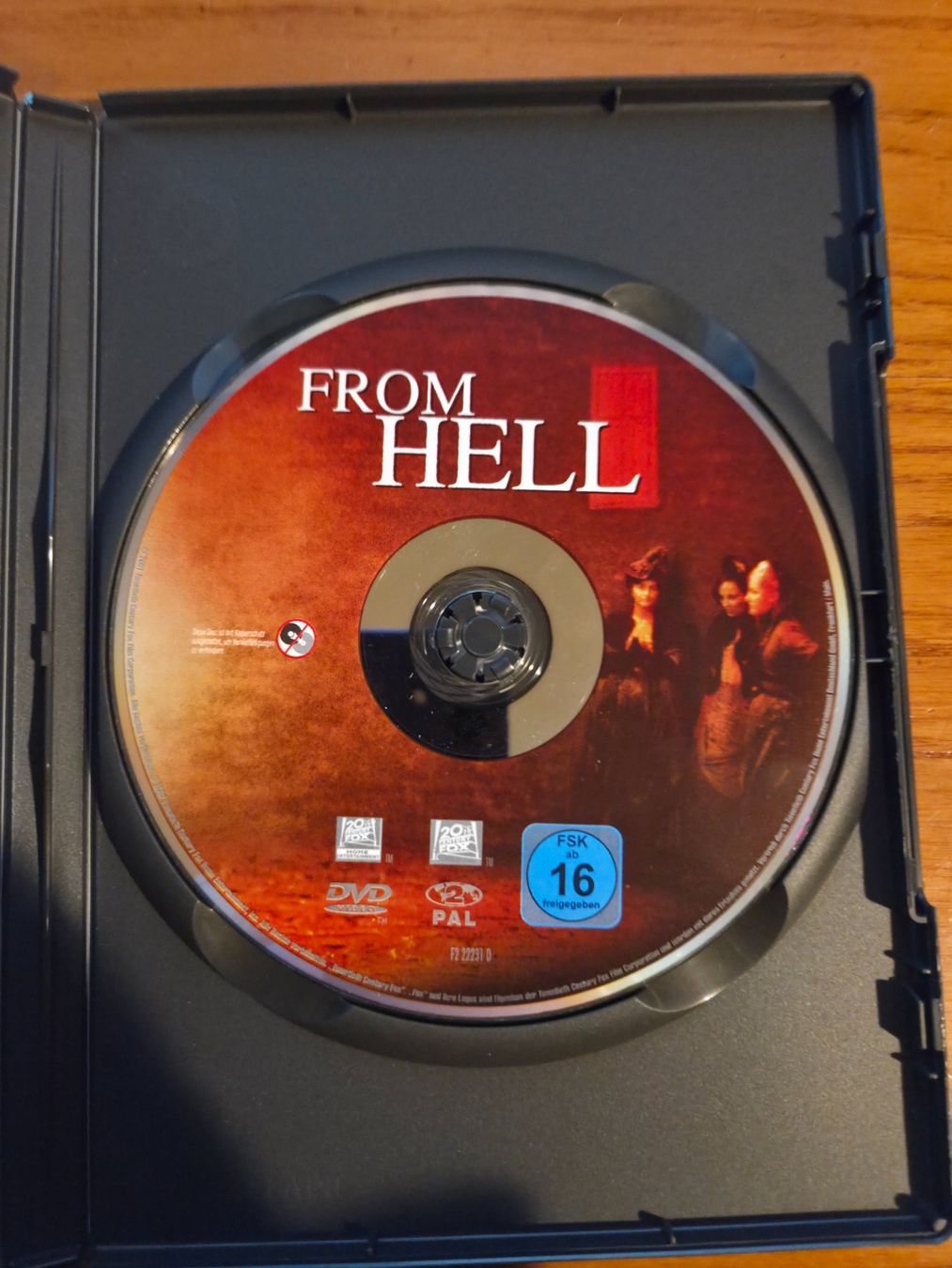 Tutti i DVDs: From Hell | Johnny Depp | Heather Graham | Mystery-Thriller – Usato da Aldesago venduto da lusuardi 2