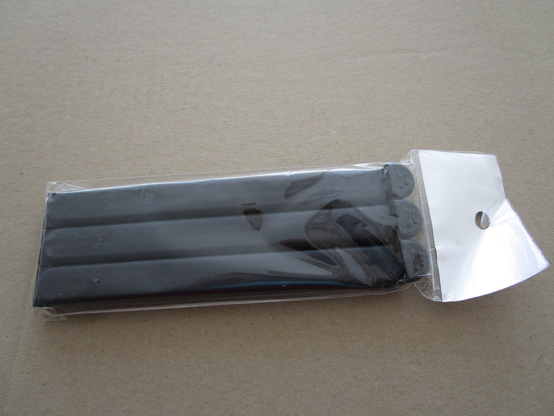 Cuisines complètes: Verschlussclips, Länge = ca. 14cm – Neuf avec emballage d'origine à Grenchen par Bass25
