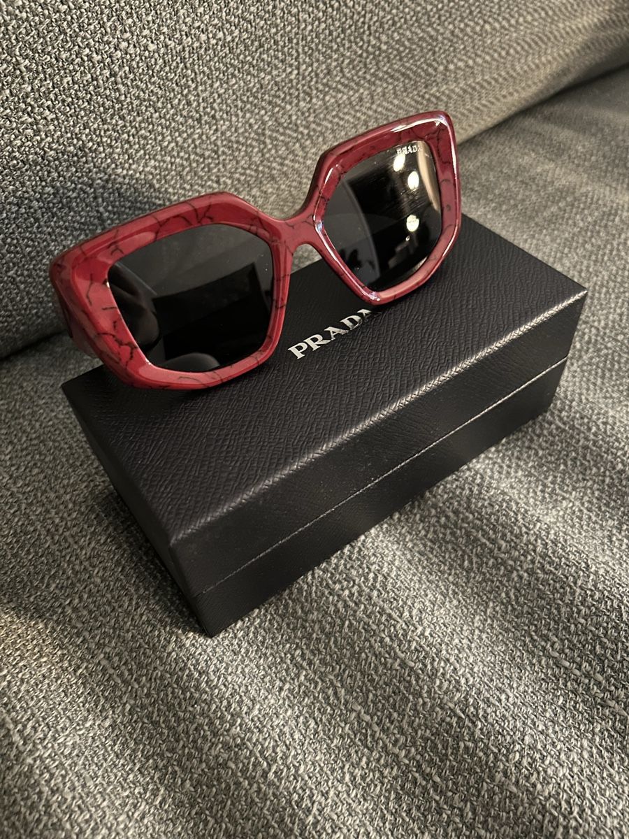 Prada Occhiali & Lenti: Original Prada Sonnenbrille – Nuovo (secondo la descrizione) da Dübendorf venduto da celinanichtdiekleine