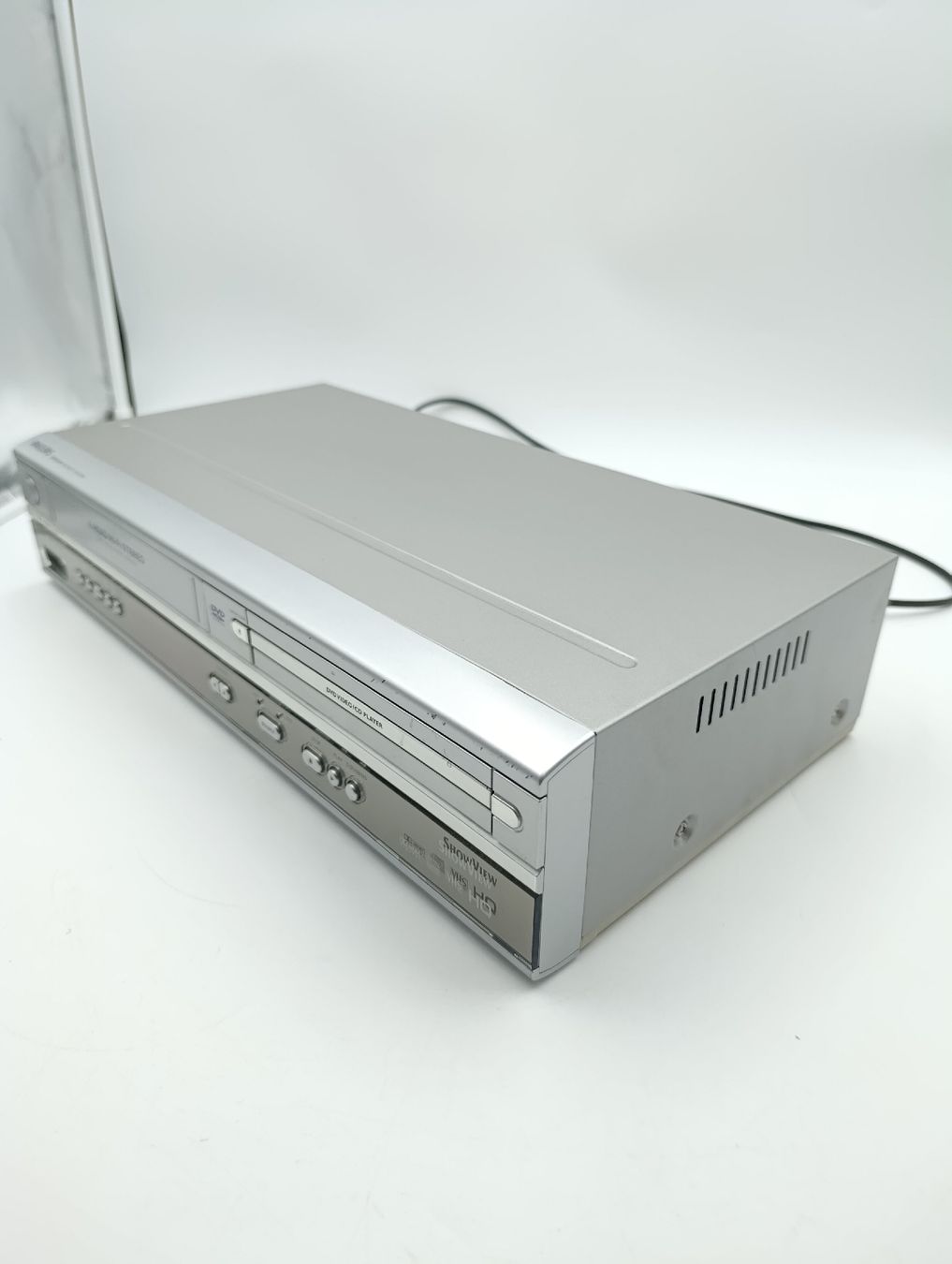 Philips Sistemi audio & multimediali: Philips Kombigerät DVD-VHS Recorder DVP620VR – Usato da Wil SG venduto da Donaldus 2