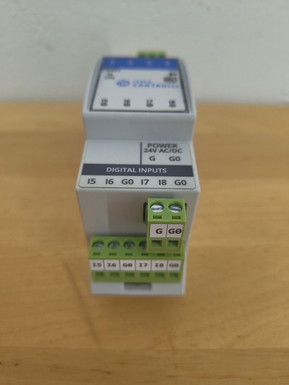 Componenti elettronici: ISMA Controlli iSMA-B-8i Modul - Neu! – Nuovo e nell'imballaggio originale da Emmenbrücke venduto da BlSi 3