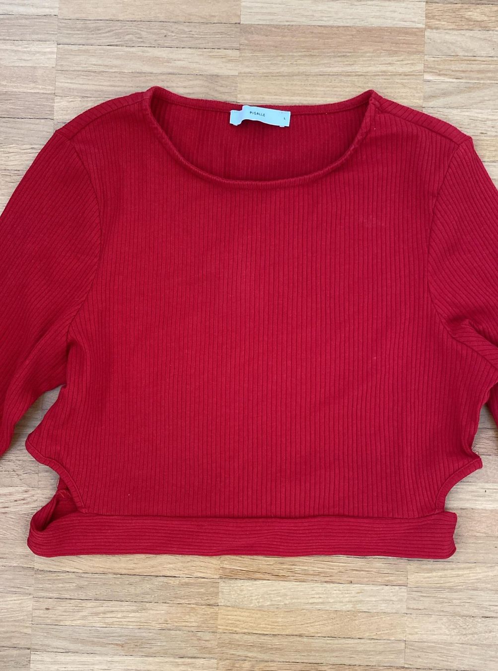 Maglioni & Felpe: Rotes Langarmshirt mit Cut-Outs – Usato da Wallisellen venduto da rahelr90 3