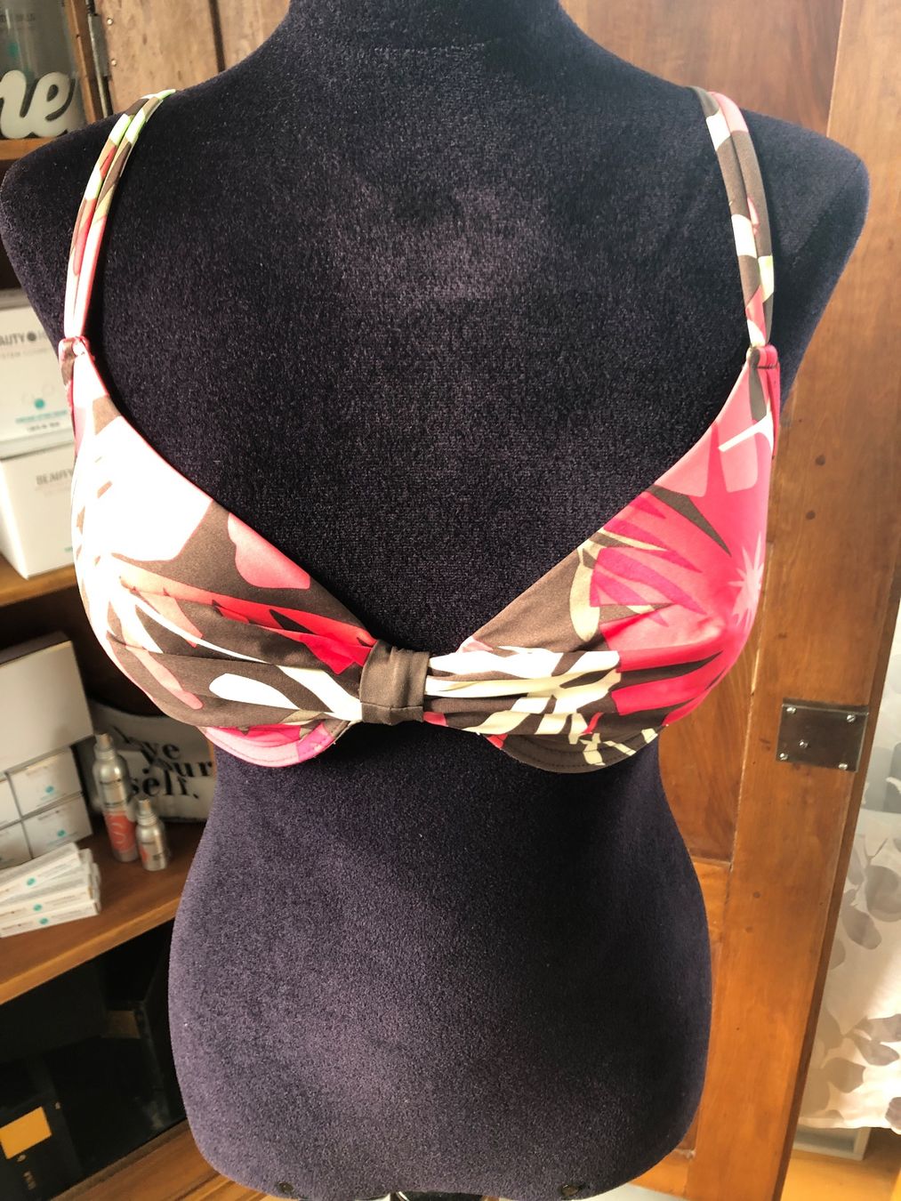 Beldona Costumi da bagno & Bikini: Bikini Gr38C, Blumenmuster Top & Slip Damen  Bademode... – Usato da Arlesheim venduto da leyRum4.5 1