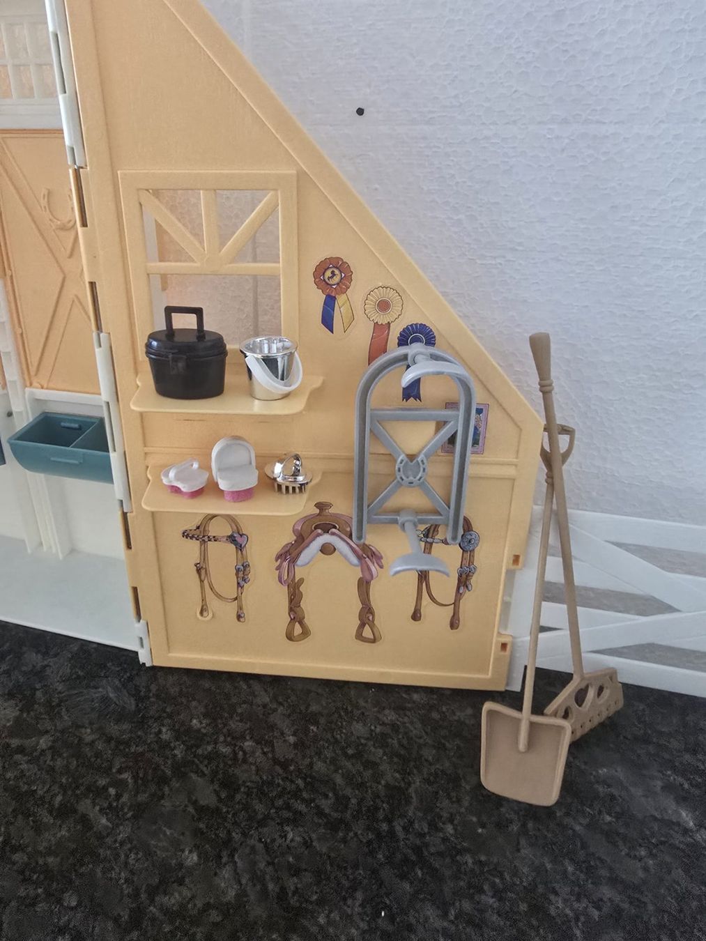 Spielzeuge: Barbie Reiterstall – Gebraucht aus Wildegg von mlit 4