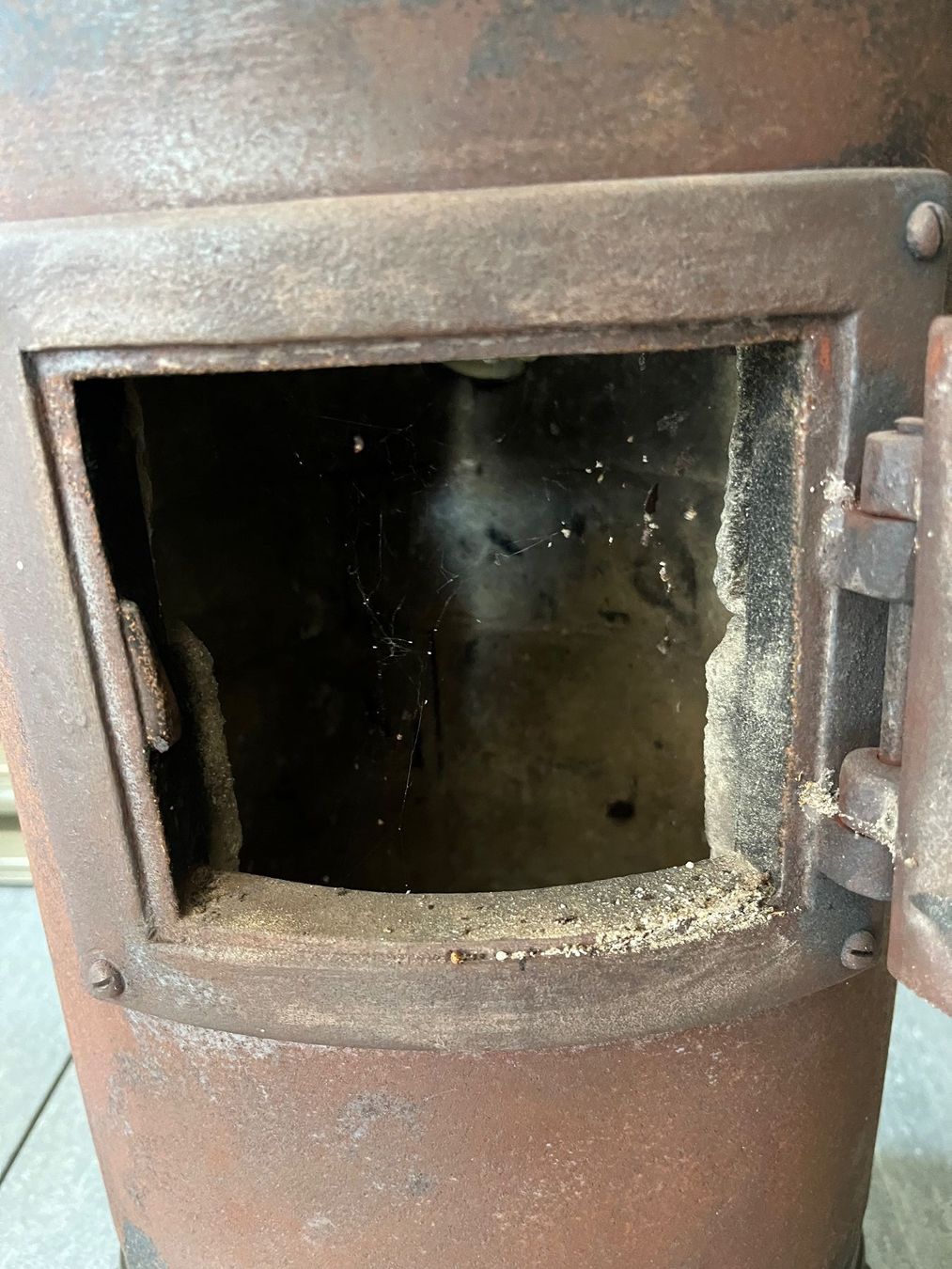 Autres meubles anciens: Holzofen – D'occasion à Brügg BE par Cinia 4