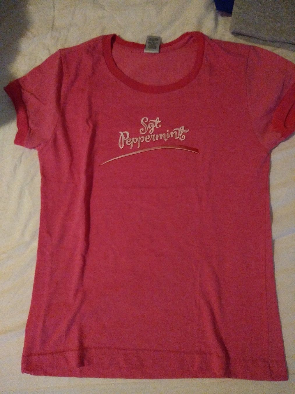 Blusen, T-Shirts & Tops: Sgt.Peppermint T-Shirt, Size L, Pink – Gebraucht aus Dübendorf von rol_fm6d