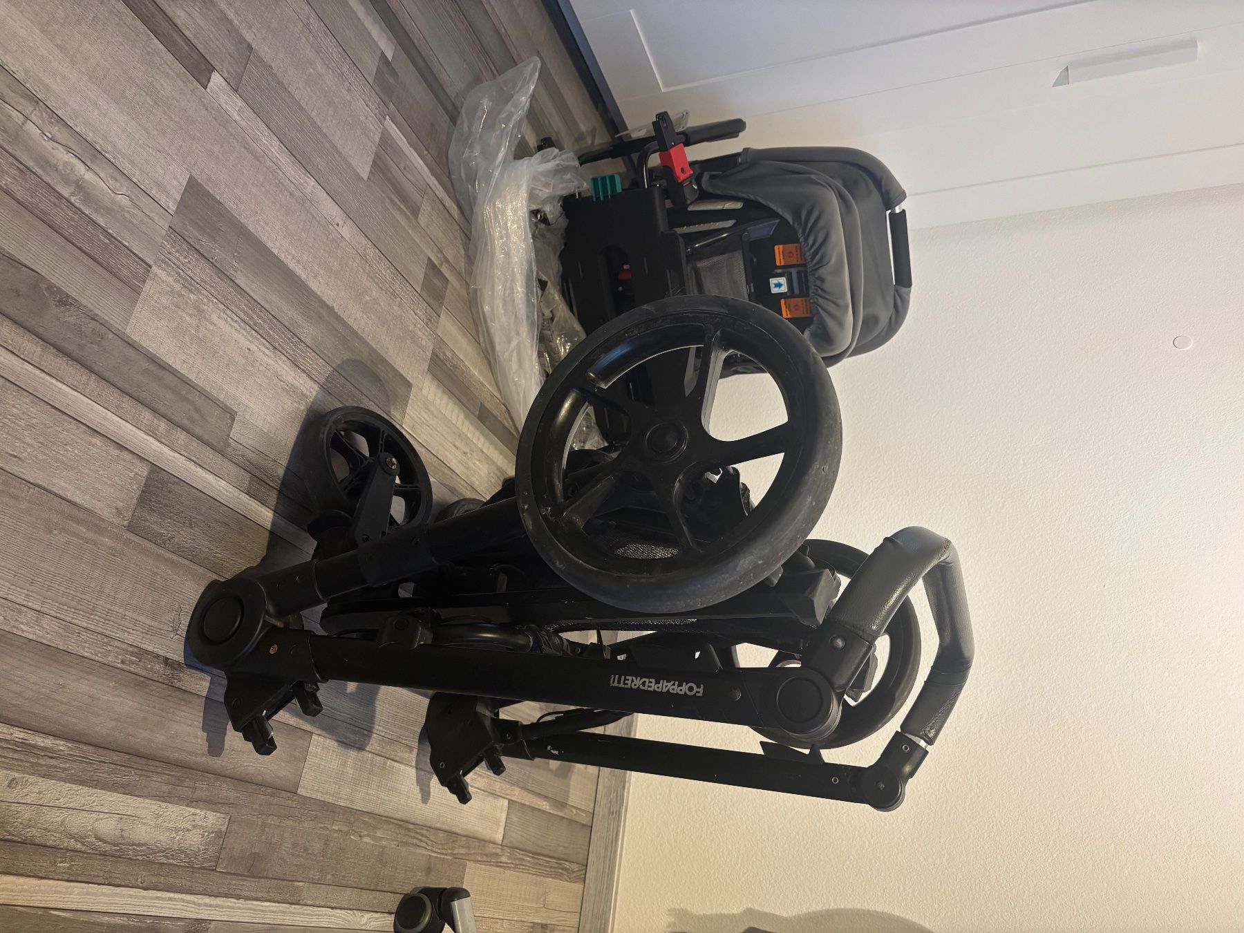 Carrozzine: Kinderwagen komplett isofix – Usato da Aarwangen venduto da Bianco86Nero 7