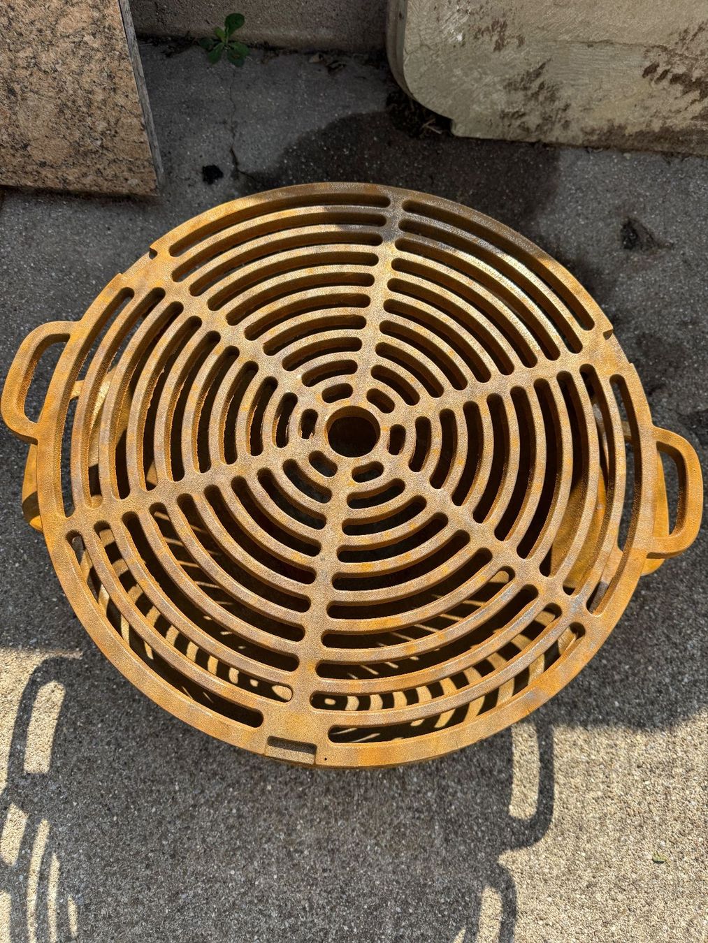 Grills: Feuerschale, Gusseisen Grill – Gebraucht aus Sachseln von BONATI01 2