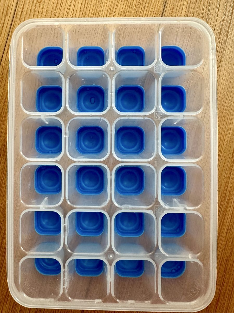 Contenitori & Simili: Used Ice Cube Tray Maker with Lid, 24 Cubes, Summer Fun! – Usato da Gattikon venduto da Sarahs_Schatzkammer 2
