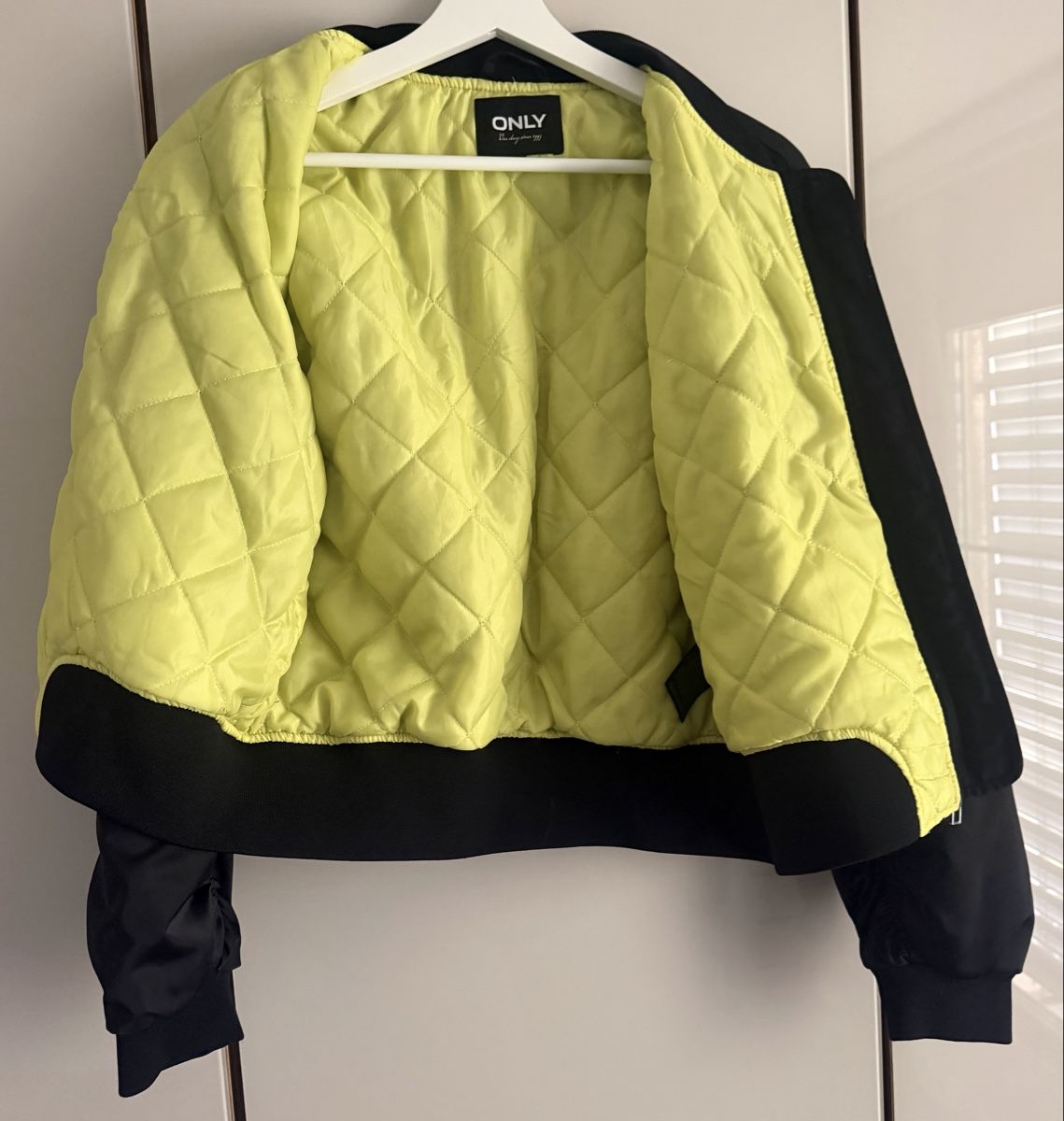 Only Giacche: Bomberjacke Only schwarz Gr. S – Usato da Urdorf venduto da Bailey72 1
