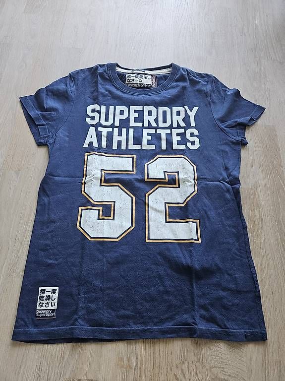 Superdry T-Shirts: 2 Superdry T-Shirts M – Gebraucht aus Altendorf von nab_mxj7