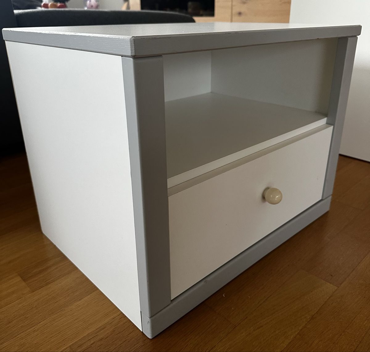 Pfister Tables de nuit: Nachttisch – D'occasion à Ennetmoos par ObergubsEr 2