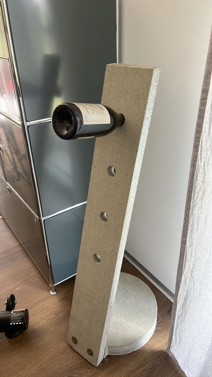 Weingestelle & -ständer: Flaschenständer Beton Stehend – Gebraucht aus Winkel von Mandarinchen9