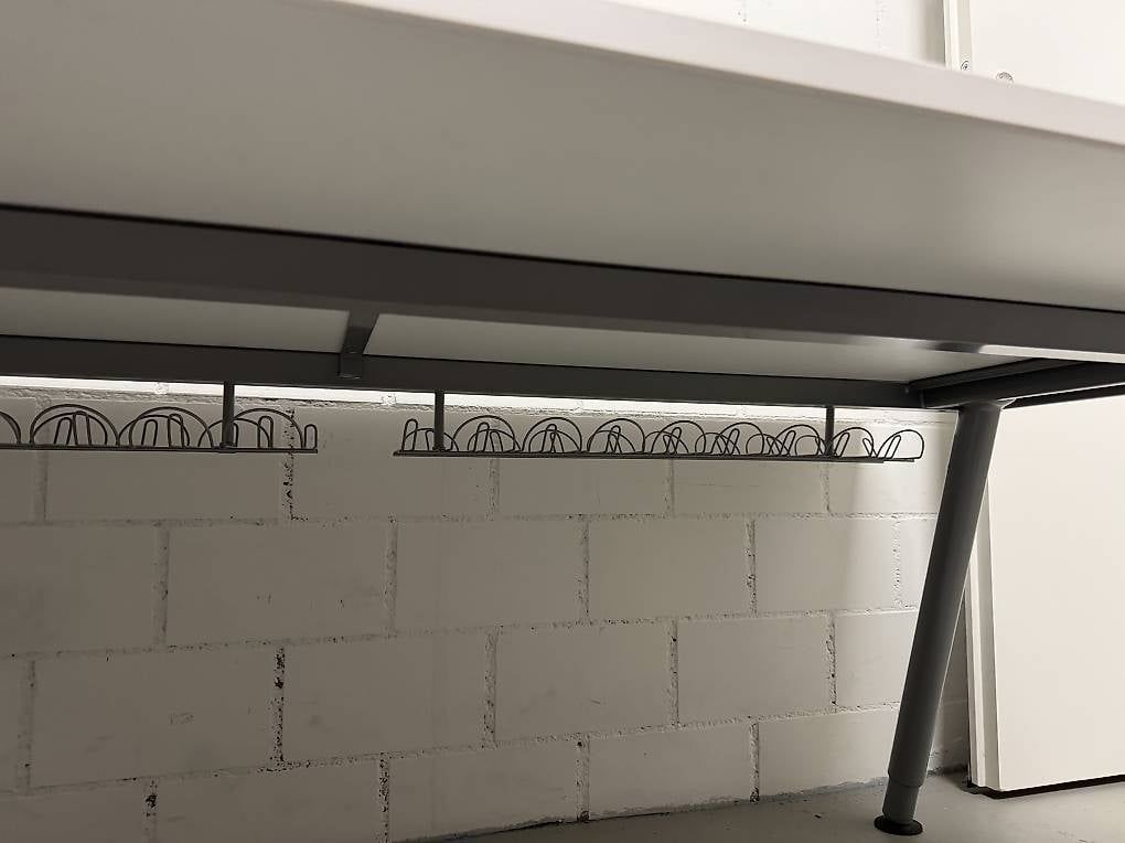 Schreibtische: Gratis Ikea Schreibtisch – Gebraucht aus Uster von fel_gz6r 1