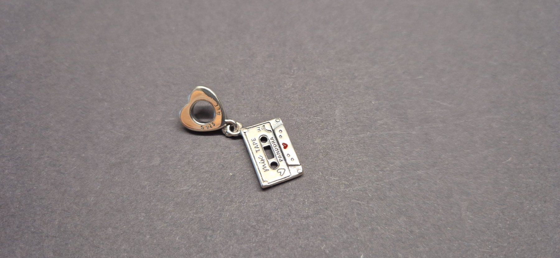 Anhänger: Silber Charm Videokasette +Garantie – Neu (gemäss Beschreibung) aus Rotkreuz von Carbone_Bijou-Shop