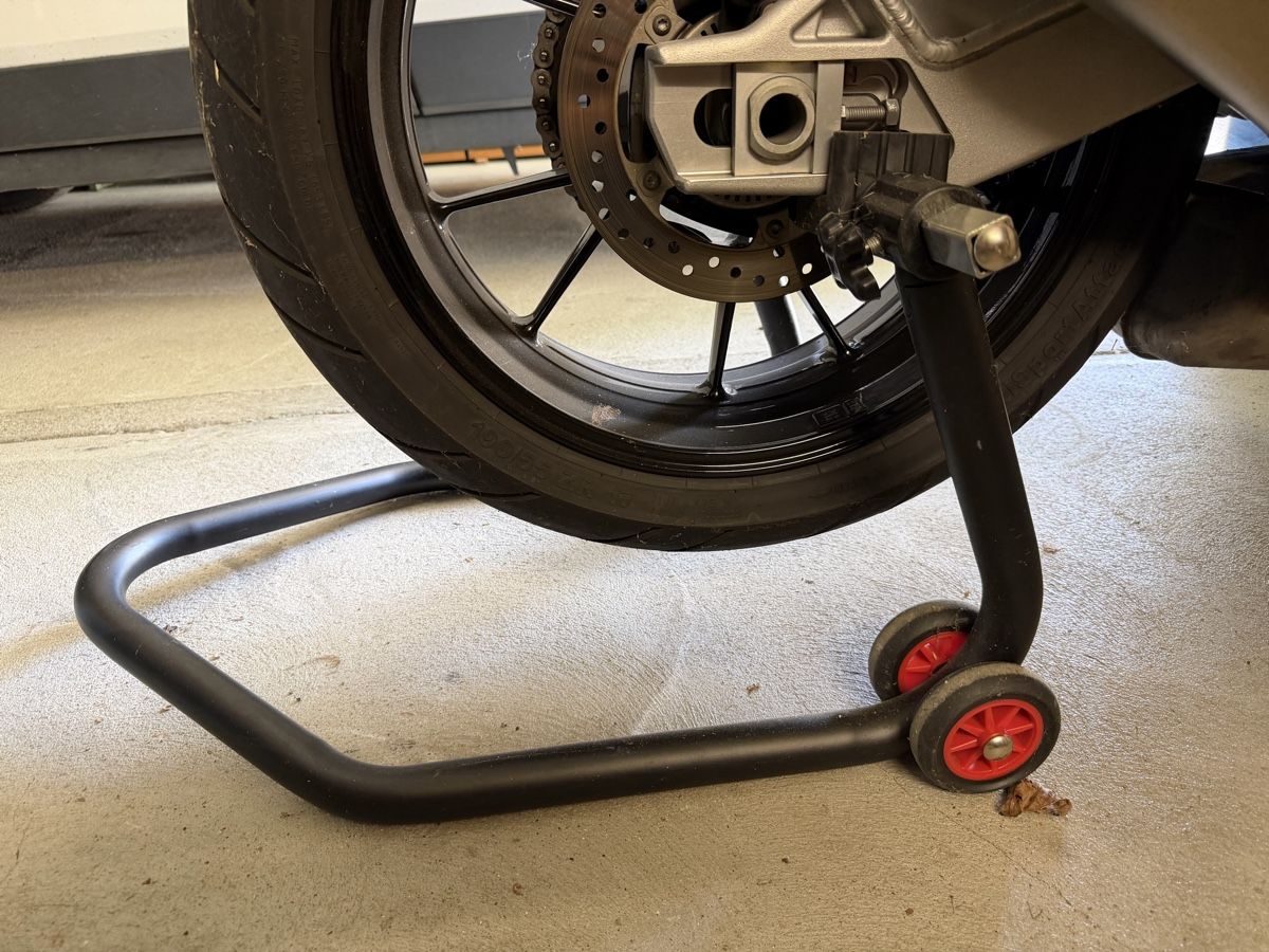 Ständer: Motorradständer Elevate - Hinterrad - Top Zustand – Gebraucht aus Schlierbach von london112