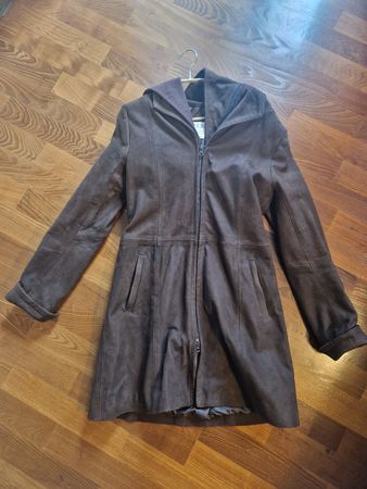 Ungetragener, Taillierter Ledermantel Gr. M