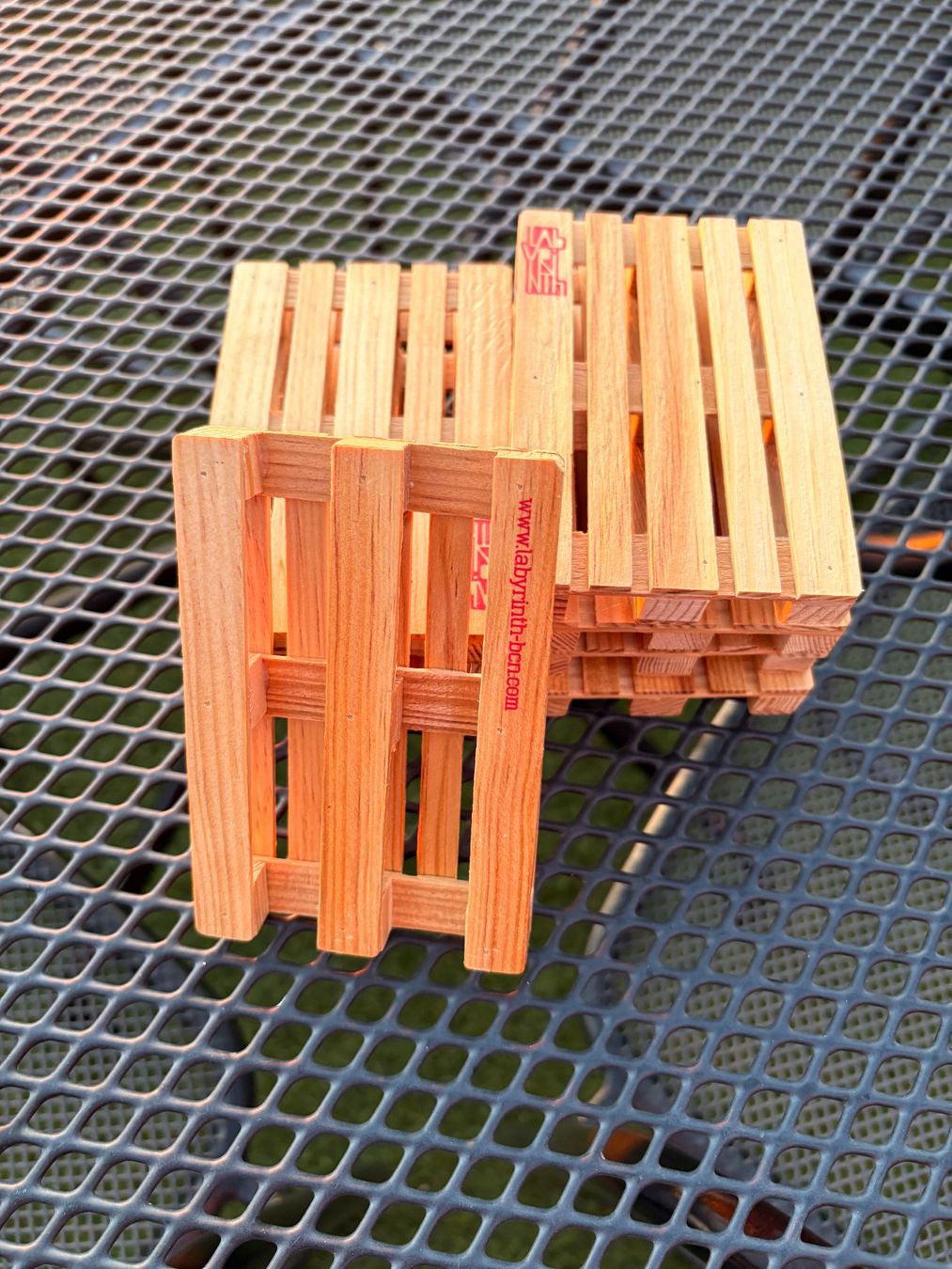 Tutte le decorazioni: Holz Mini Paletten 8er Set Deko oder Basteln – Usato da Bergdietikon venduto da Esunny 1