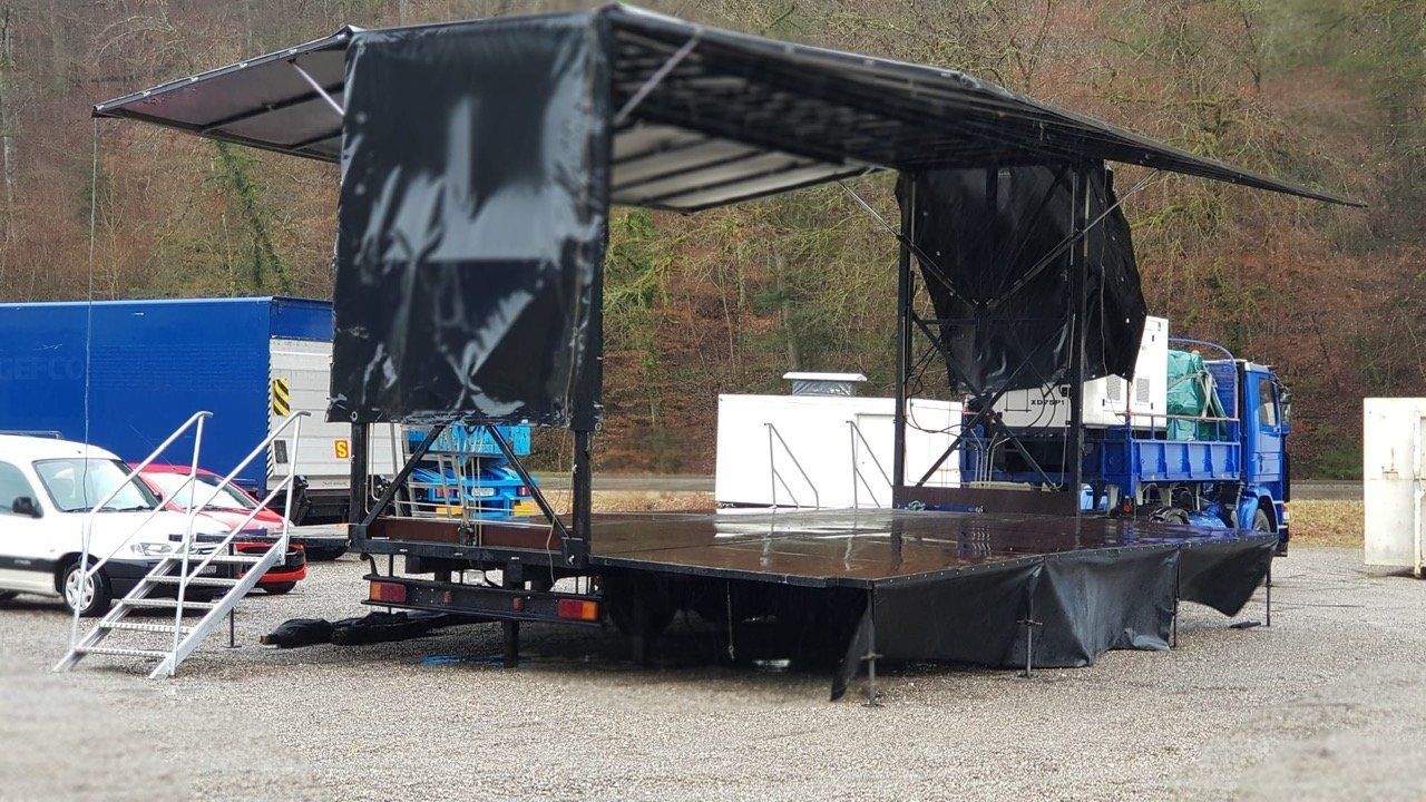 Sonstige Dekorationen & Accessoires: Mobile Bühne 9.5 x 6.5 m – Gebraucht aus Eiken von Skylight 2