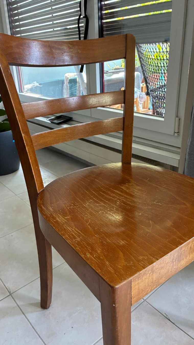 Sedie: Holzstuhl Klassiker, mit grosser Sitzfläche, gebraucht – Usato da Luzern venduto da nodaris01 3