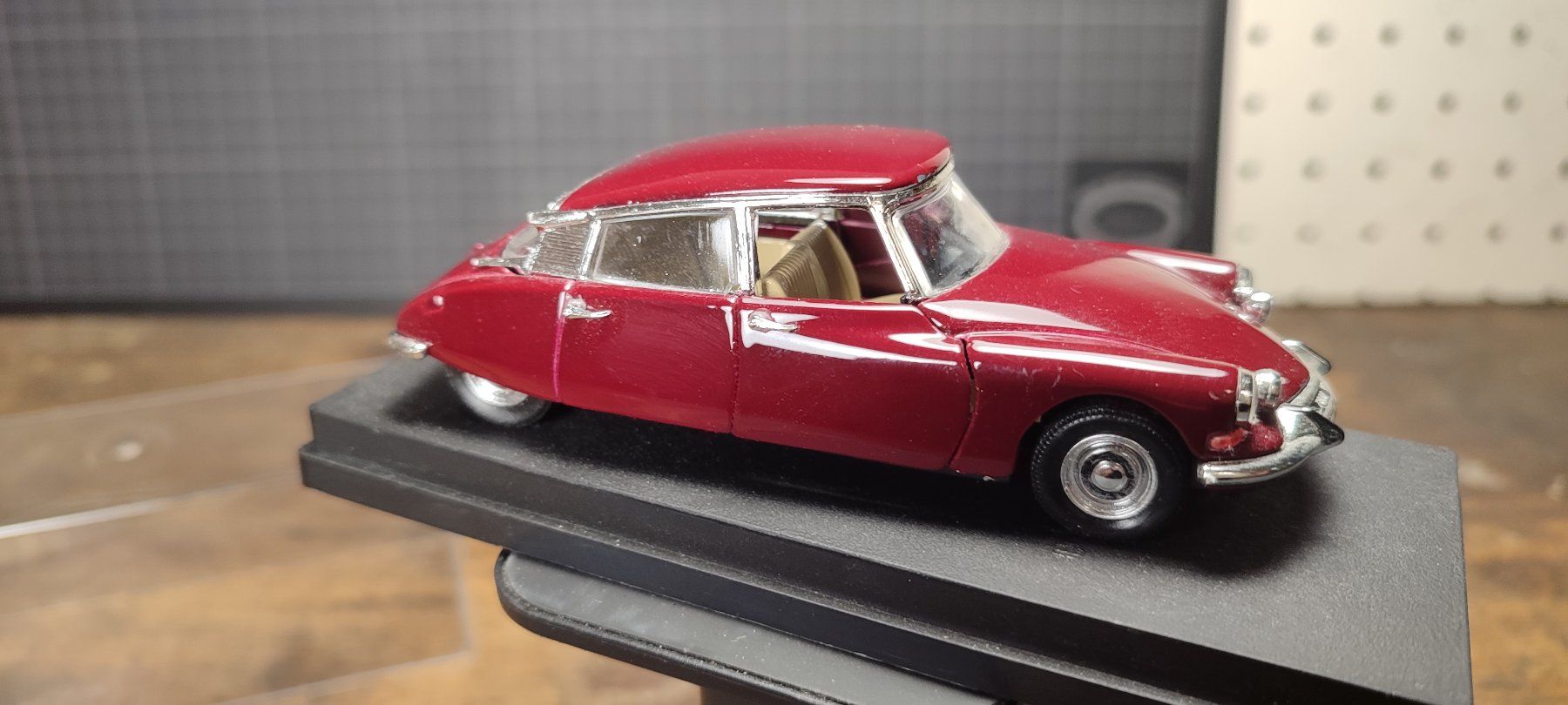Modellini d'auto: Wunderschönes  altes Modellauto Citroön DS – Usato da Gelterkinden venduto da MYSTOREFORYOU4460 4