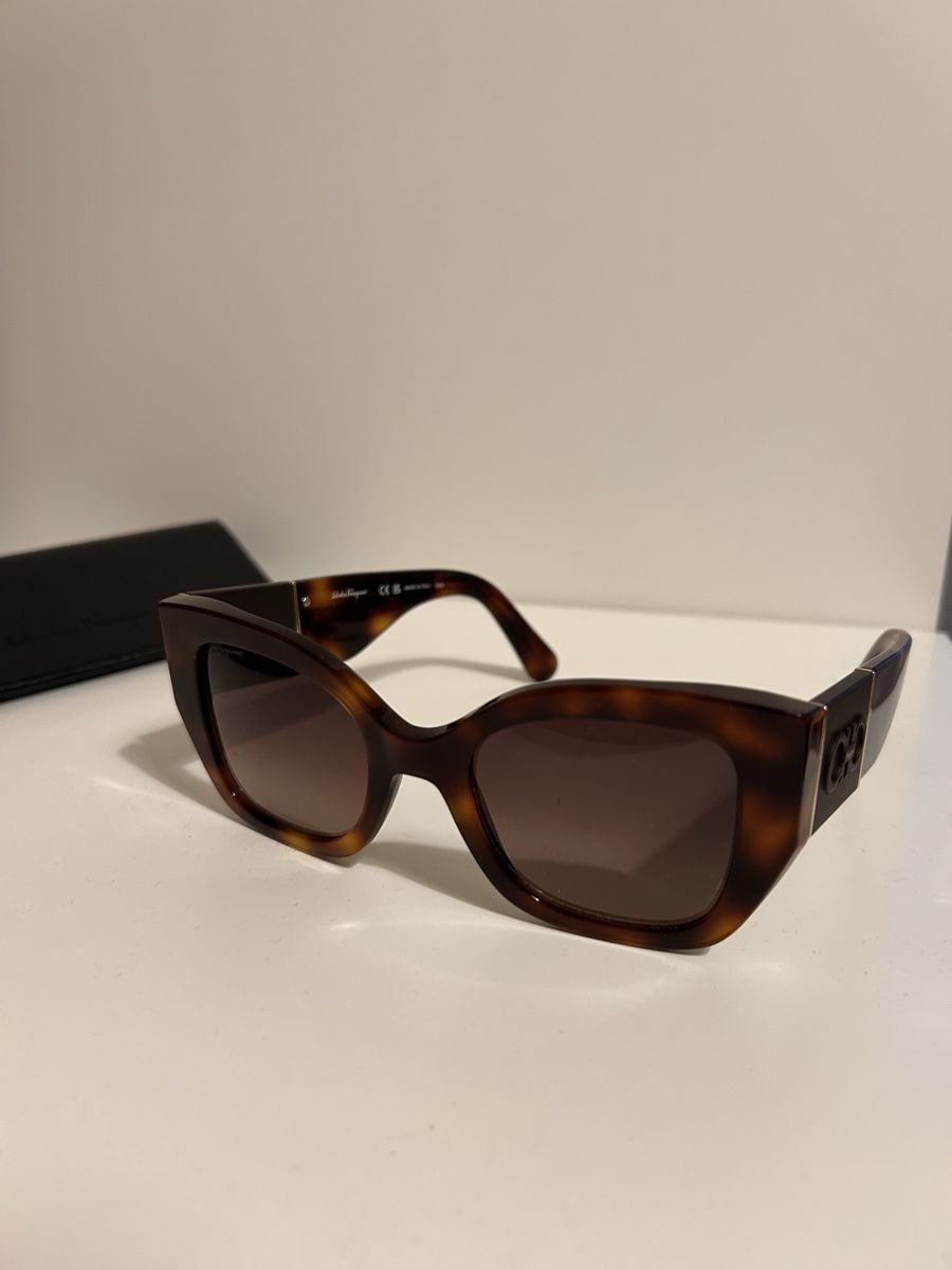 Salvatore Ferragamo Lunettes & Verres: Sonnenbrille – Neuf (Voir description) à Luzern par stellassecondhand
