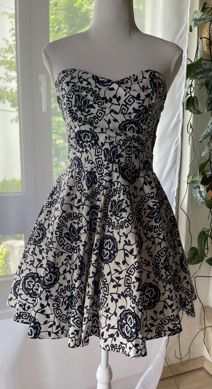 Kleider: TFNC London Abendkleid – Neu und originalverpackt aus Läufelfingen von B_C_Sch.