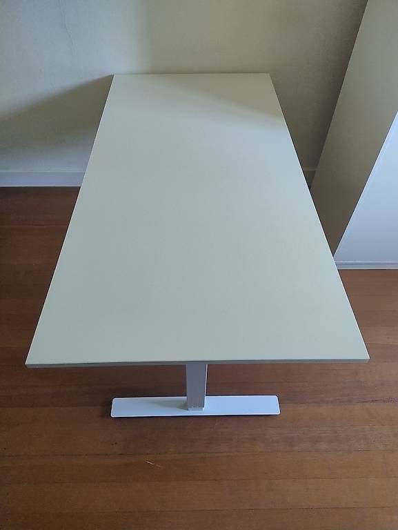Schreibtische: Desk, height adjustable, like new – Gebraucht aus Zürich von hox_9mzq 1