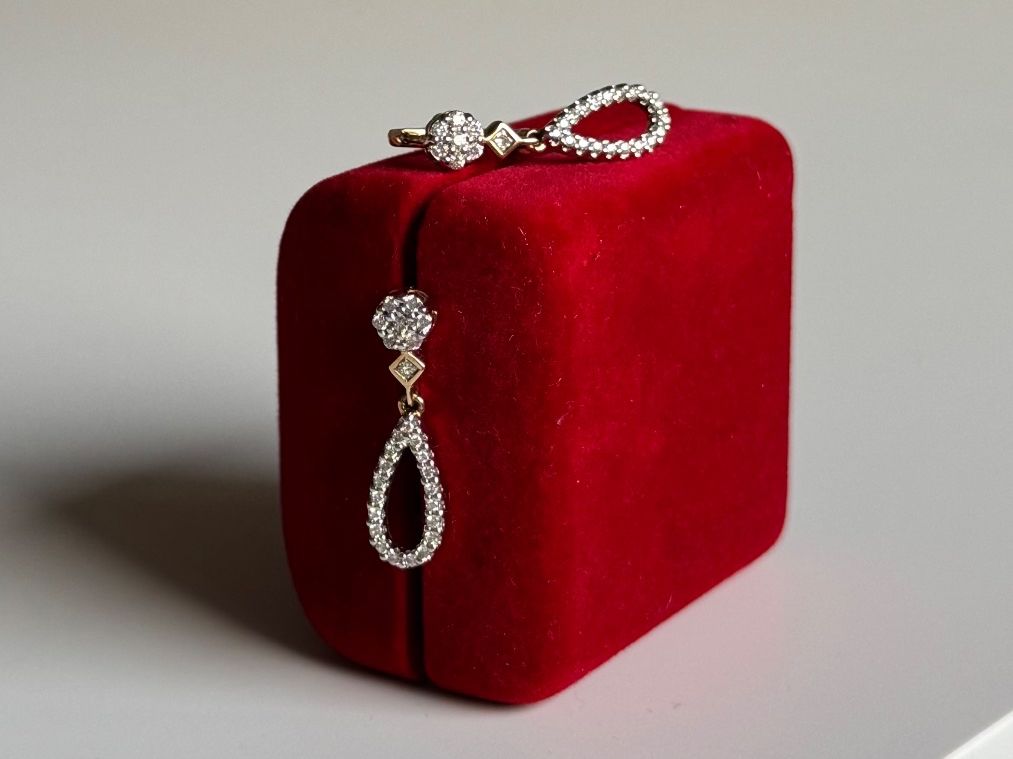Orecchini pendenti & Orecchini a lobo: Goldohrringe mit Diamanten – Usato da Zürich venduto da YanaZam