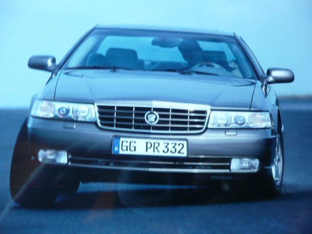 Cadillac Dokumente: Cadillac Pressemappe 2001 – Gebraucht aus Zofingen von sosalinos01 1