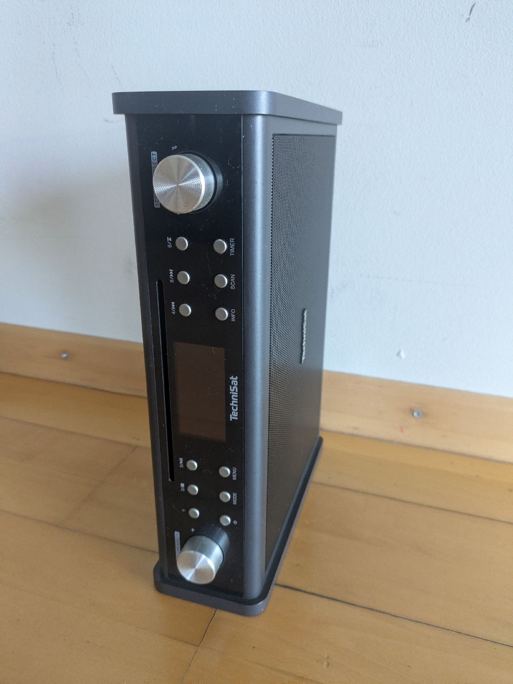 Technisat Radios: TechniSat DIGITRADIO 20 CD – Gebraucht aus Zürich von Mattasan 1