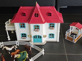 Schleich Reiterhof Set Haus mit Zubehör (Fahrzeuge & Tiere)