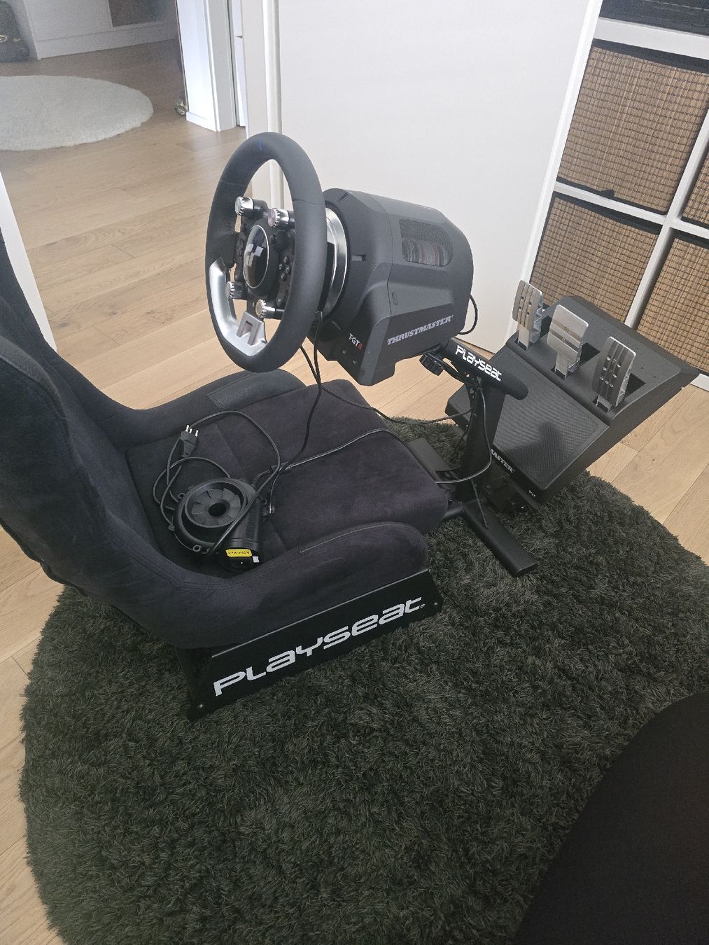 Thrustmaster Controller: Thrustmaster T-GT II + Playseat | PS5 / PS4 / PC | Top Zusta – Neu (gemäss Beschreibung) aus Seftigen von mou_2clq 2
