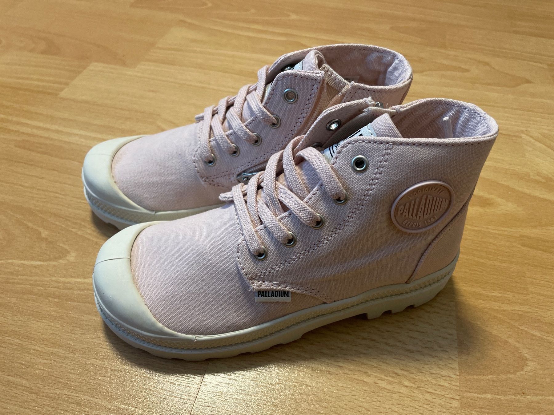 Schuhe für Mädchen: Schuhe von Palladium Gr. 31 NEU – Neu und originalverpackt aus Waltenschwil von hansnine