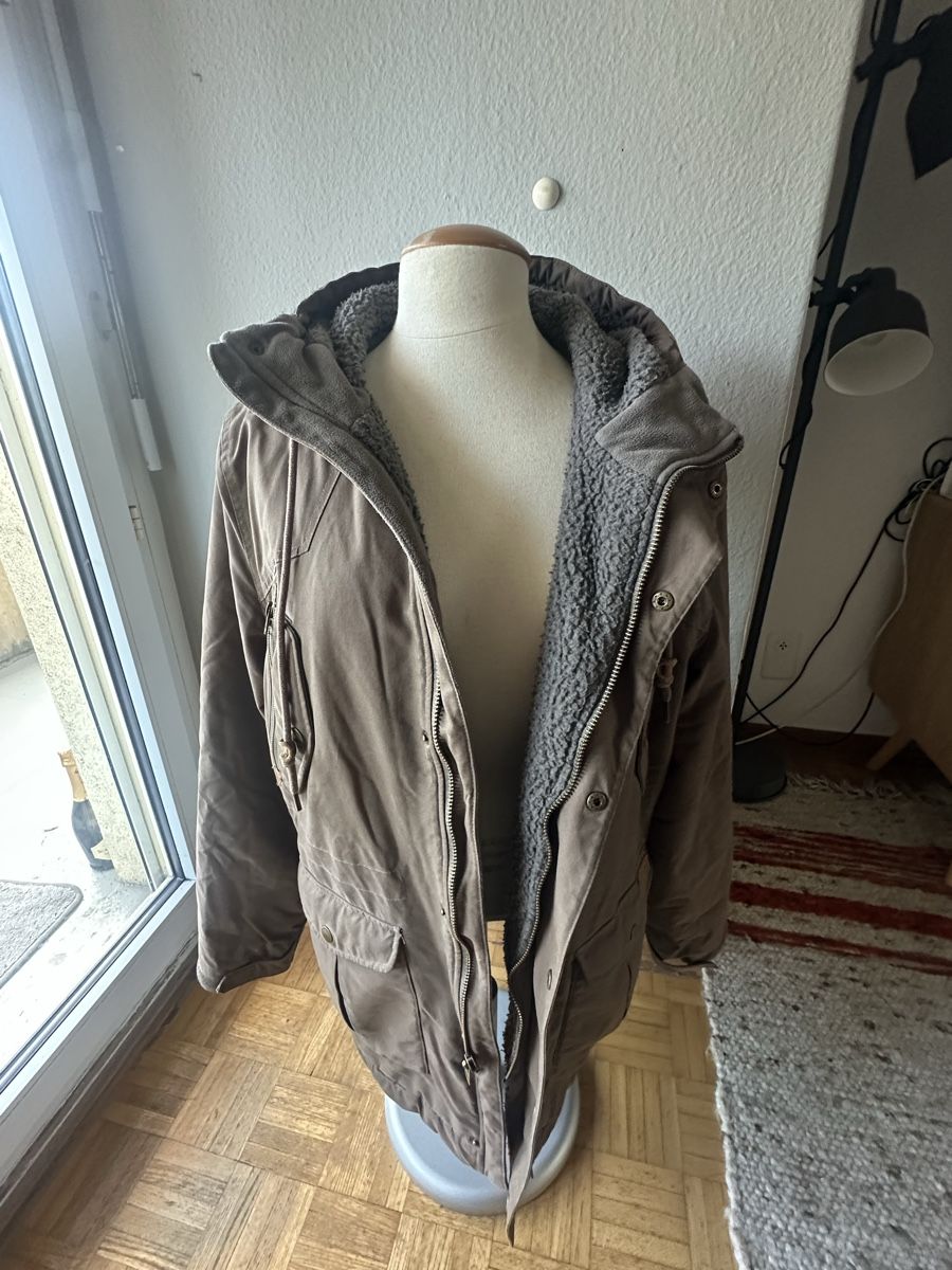 Cappotti: Volcom Winterjacke Parka braun warm Grösse M – Usato da Hettlingen venduto da yan_mzy9 2