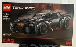 LEGO TECHNIC The Batman Batmobile 42127