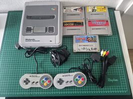 Nintendo Super Famicom Console, 2 Controllers & 5 Games SNES