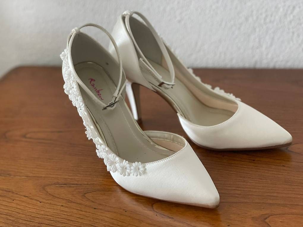 Scarpe da donna: Damenschuhe neu EU 36.5 – Usato da Bergdietikon venduto da sbones