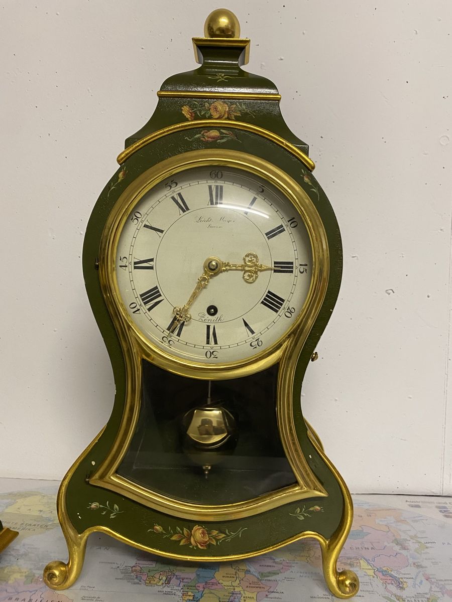 Alle Dekorationen: Antike Zenith Wanduhr, floral bemalt – Gebraucht aus Büron von Filadefia-888 3