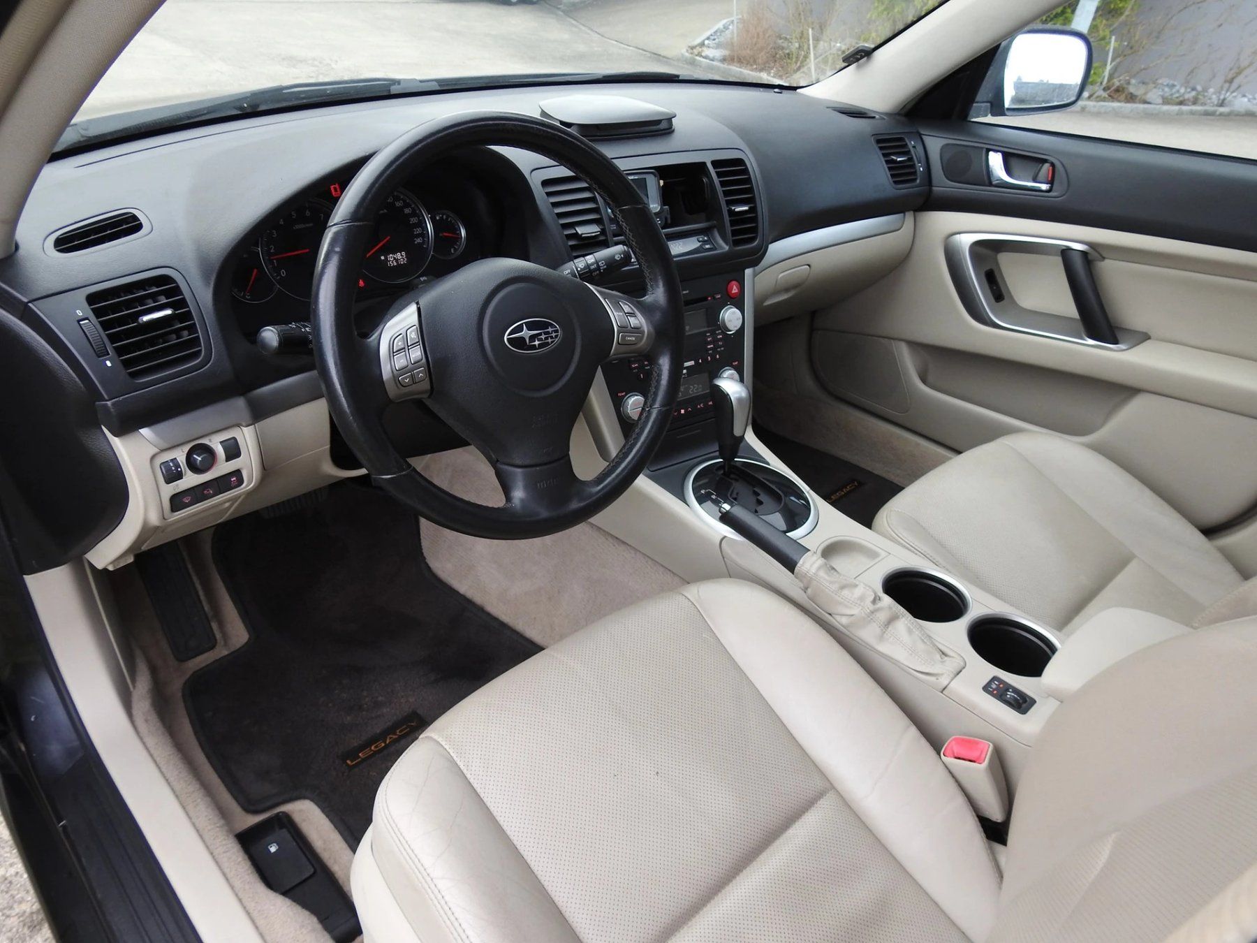 Subaru Autos: Subaru Legacy 2.5i AWD – D'occasion à Spreitenbach par inf_5p6g 2