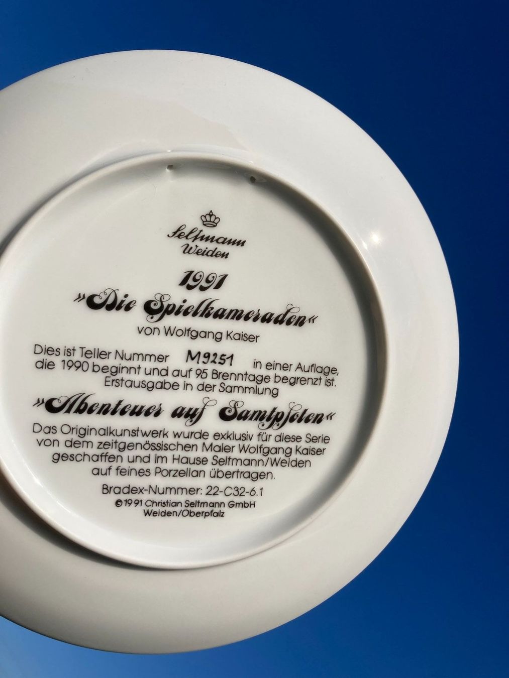Teller: Seltmann Weiden 1991 Sammelteller Katzen Die Spielkameraden – Gebraucht aus Subingen von Etageren 2