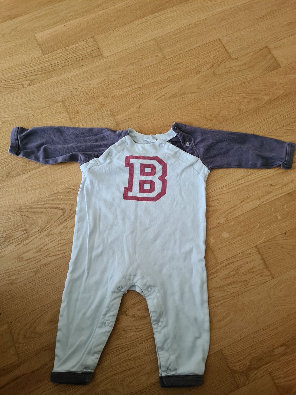 H&M Pyjamas & Ähnliches: Baby Strampler H&M Grösse 80 – Gebraucht aus Horw von Mirii91