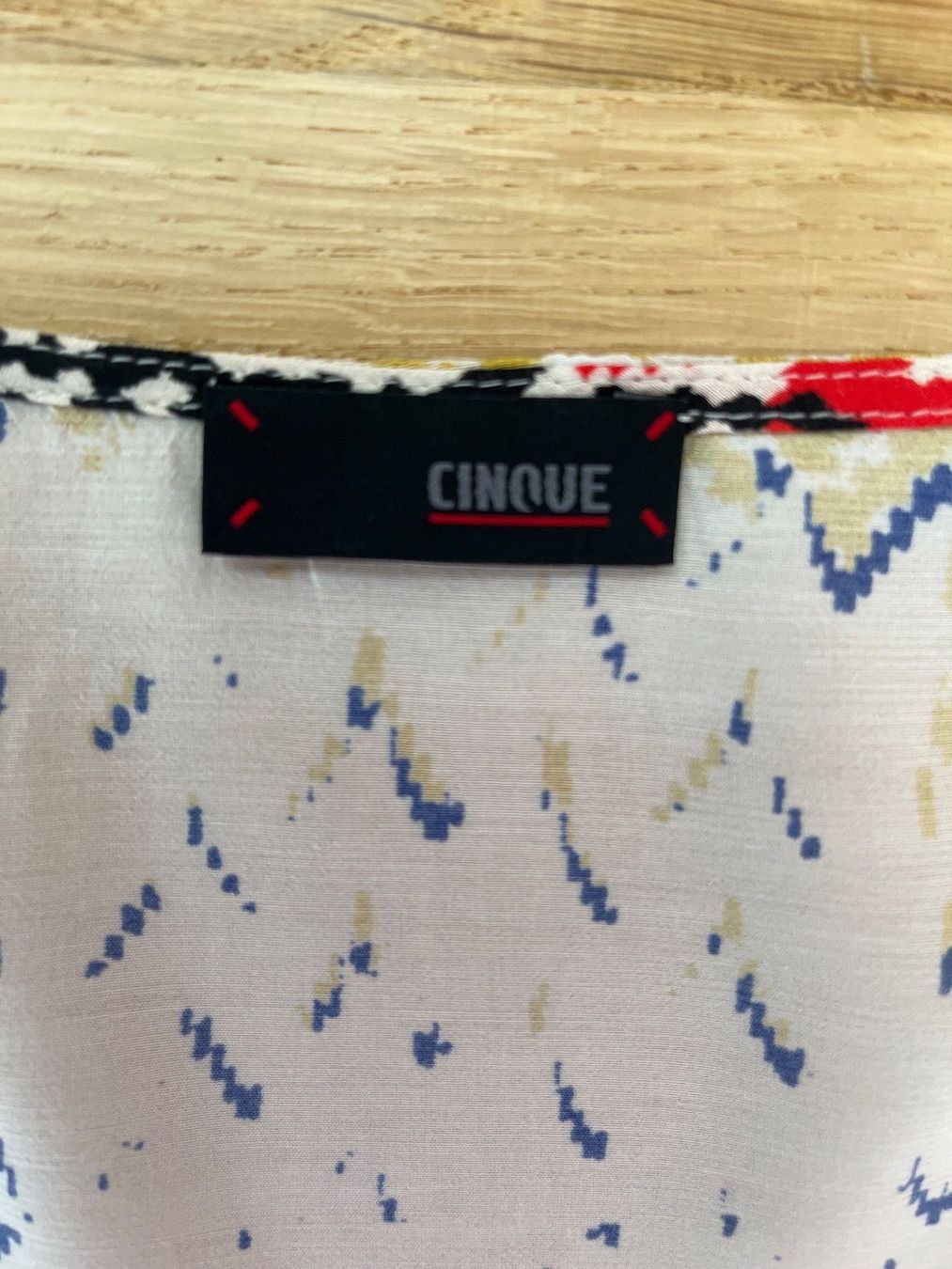 Cinque Camicette: CINQUE Blusentop Gr. 36 – Usato da Zürich venduto da Kleanthy 4