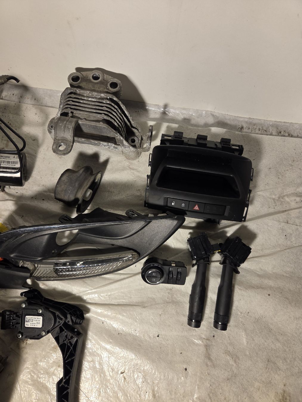 Tutti pezzi di ricambio auto: Astra J teile – Usato da Gossau SG venduto da Z20let 2