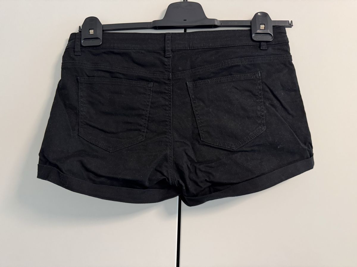 H&M Jeans: Hotpants schwarz – Usato da Zürich venduto da ljp_2hsx 1