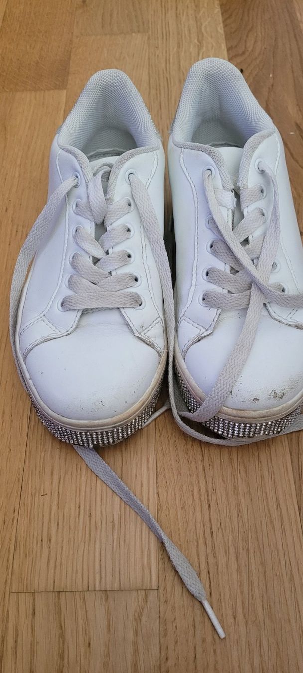 Scarpe per ragazze: Basket fille taille 32 – Usato da Gland venduto da Mezo81010